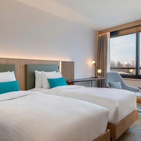 Courtyard By Marriott Biel Bienne Hotel ภายนอก รูปภาพ