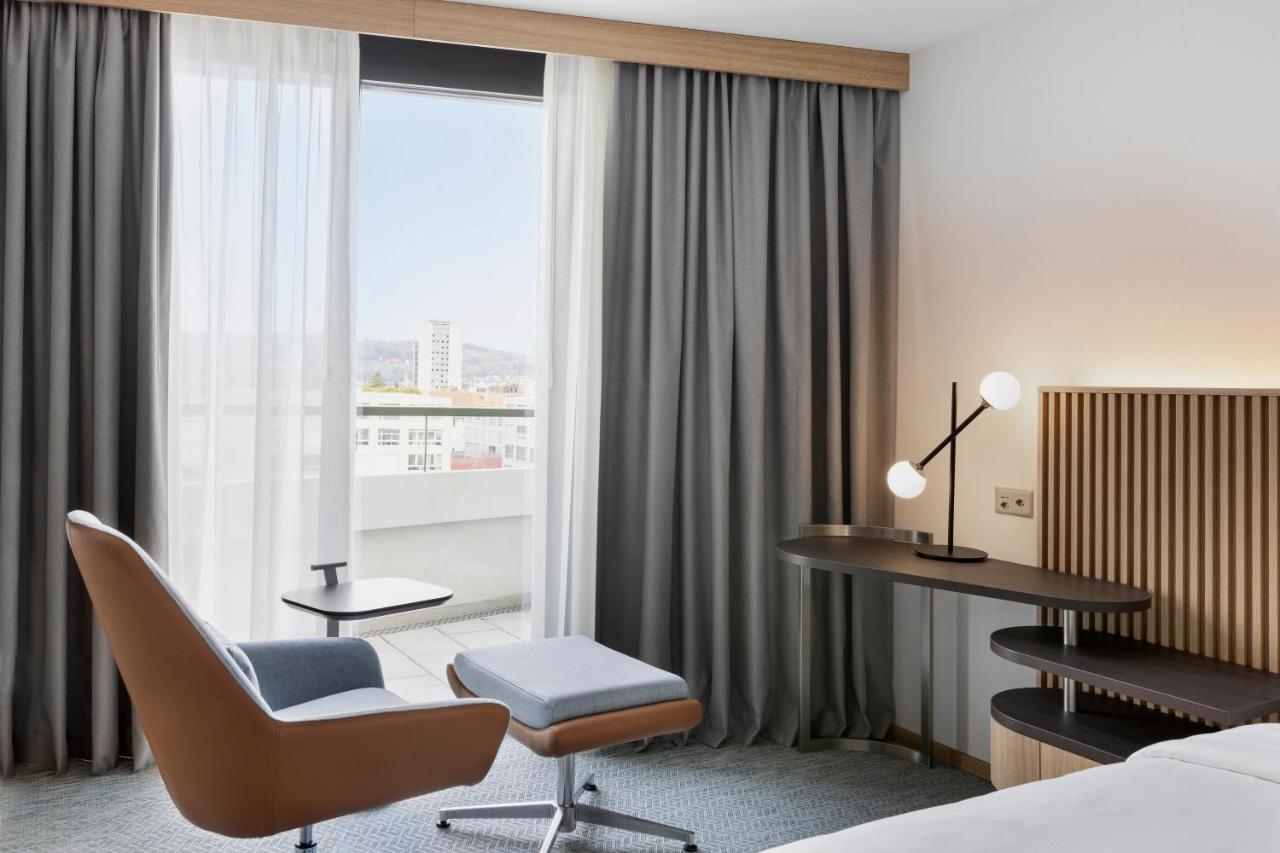 Courtyard By Marriott Biel Bienne Hotel ภายนอก รูปภาพ