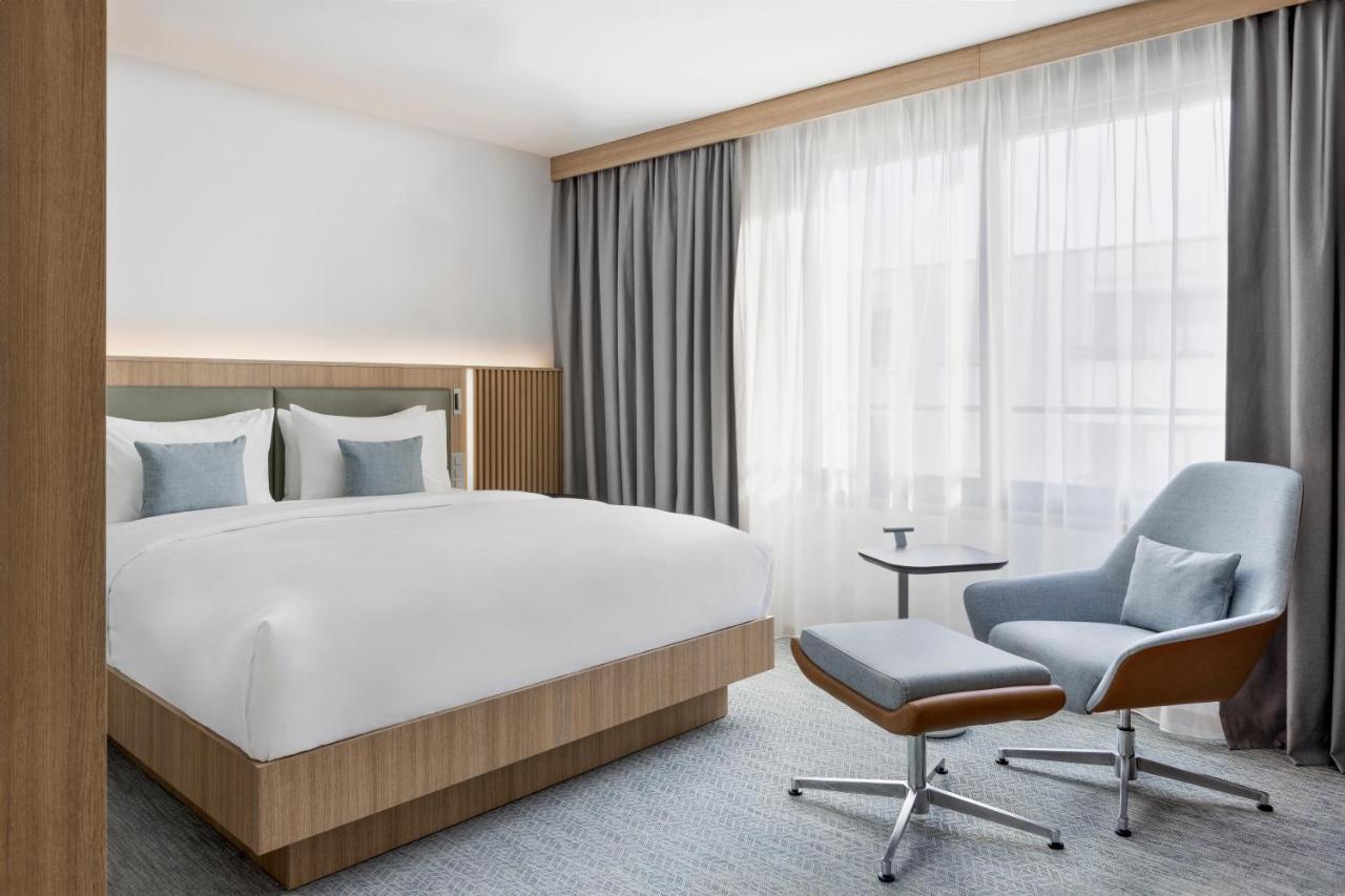 Courtyard By Marriott Biel Bienne Hotel ภายนอก รูปภาพ