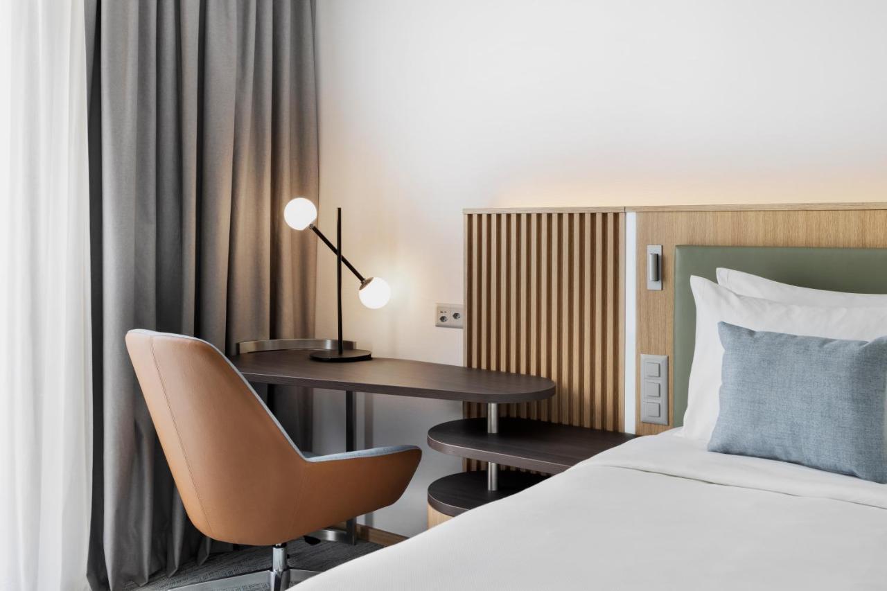 Courtyard By Marriott Biel Bienne Hotel ภายนอก รูปภาพ