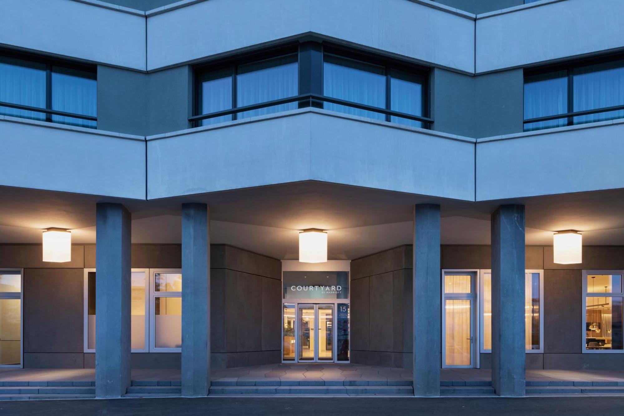 Courtyard By Marriott Biel Bienne Hotel ภายนอก รูปภาพ