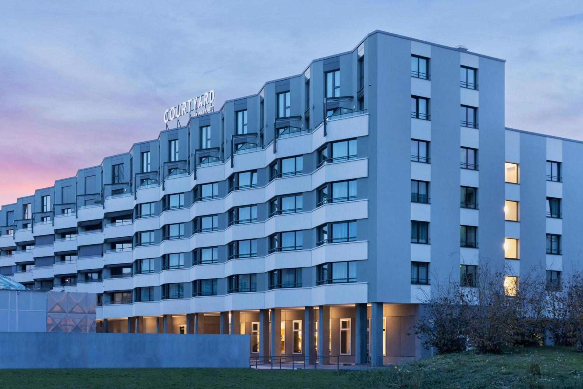 Courtyard By Marriott Biel Bienne Hotel ภายนอก รูปภาพ