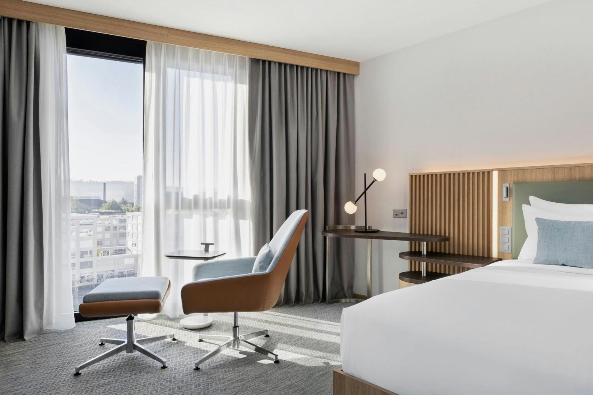 Courtyard By Marriott Biel Bienne Hotel ภายนอก รูปภาพ