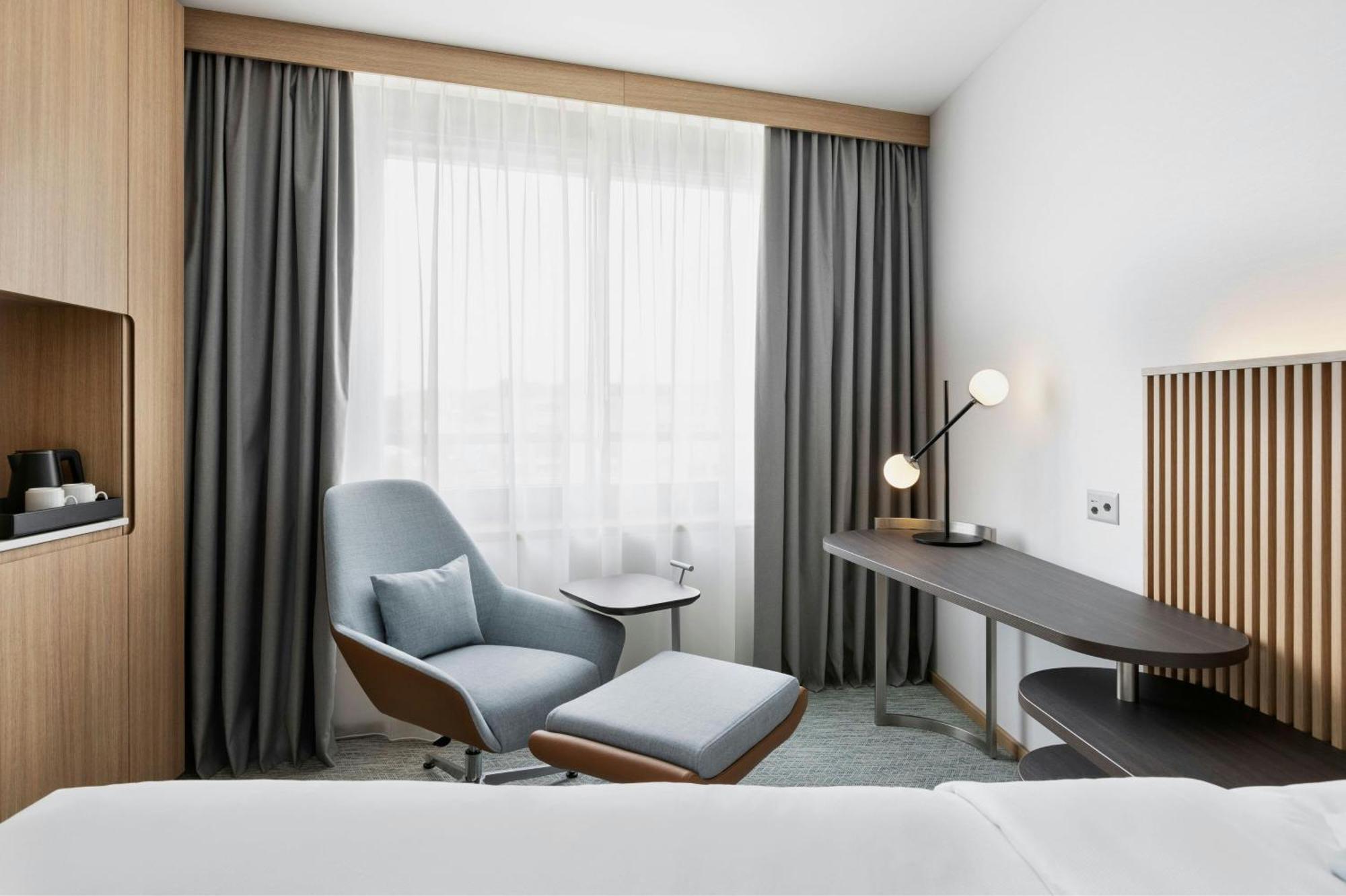 Courtyard By Marriott Biel Bienne Hotel ภายนอก รูปภาพ