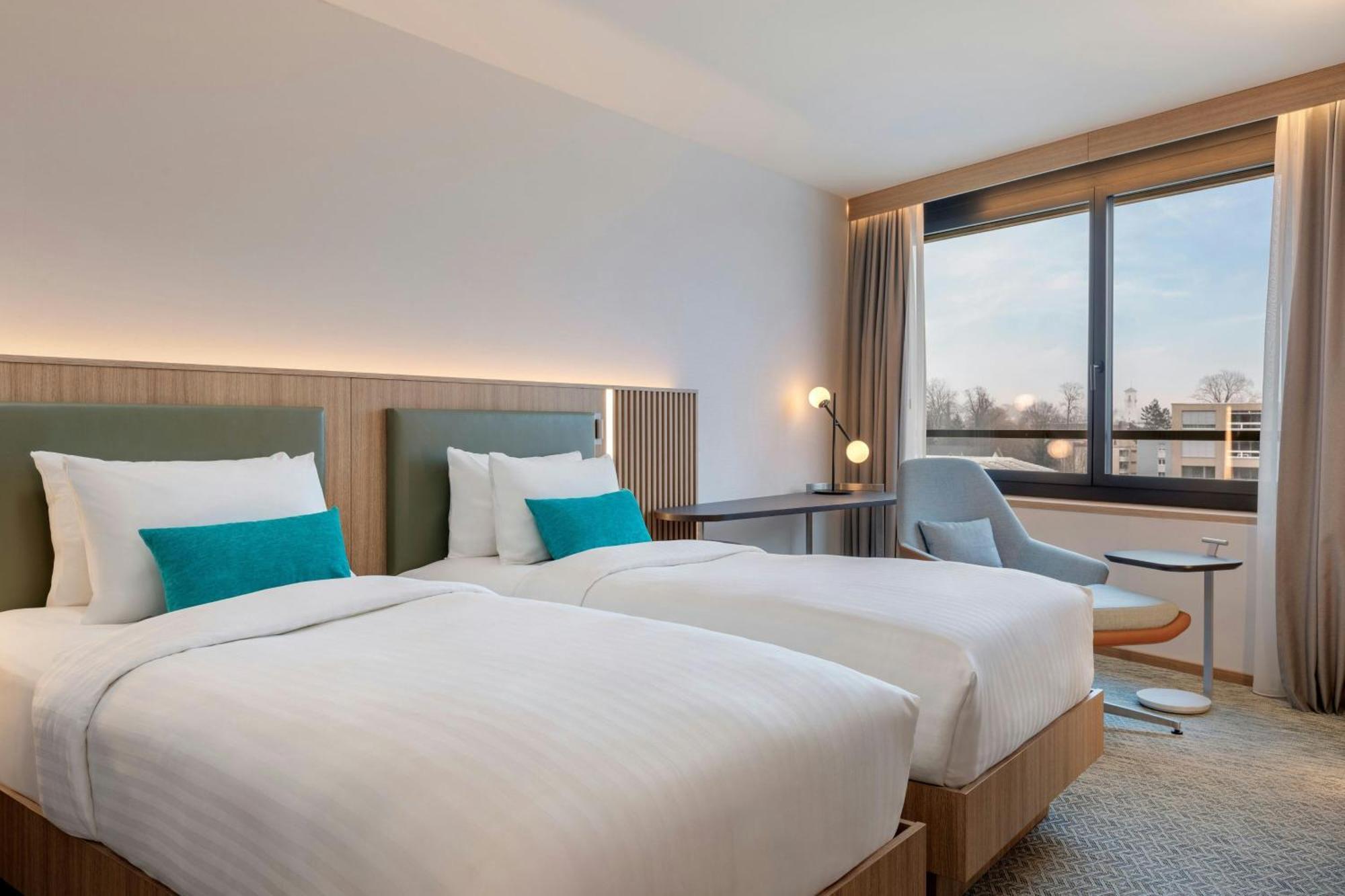 Courtyard By Marriott Biel Bienne Hotel ภายนอก รูปภาพ