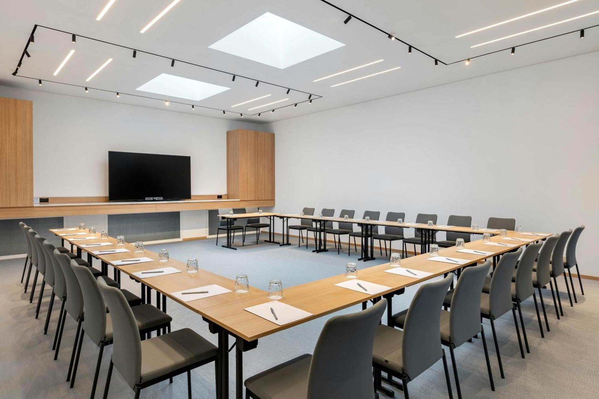 Courtyard By Marriott Biel Bienne Hotel ภายนอก รูปภาพ