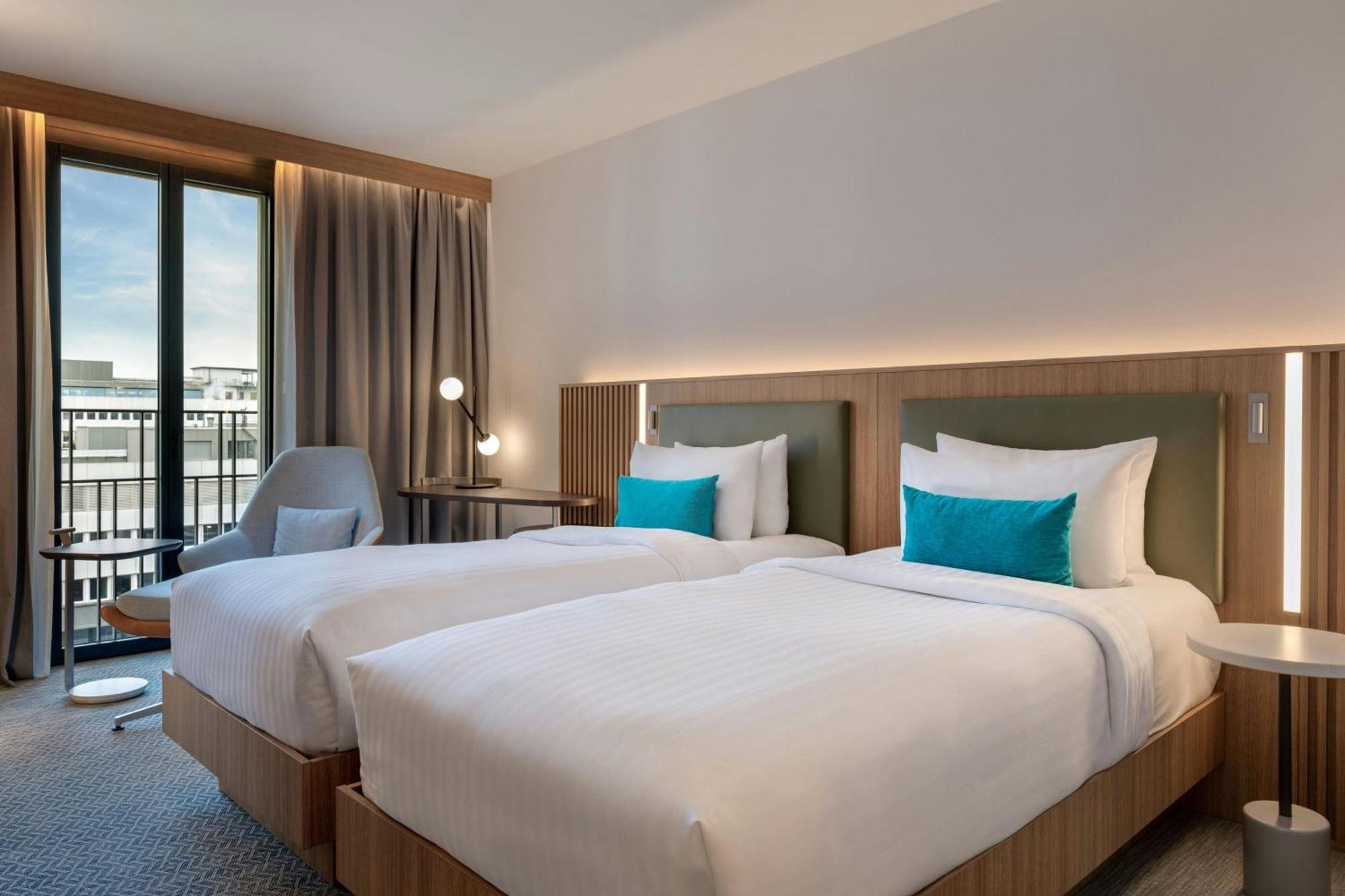 Courtyard By Marriott Biel Bienne Hotel ภายนอก รูปภาพ