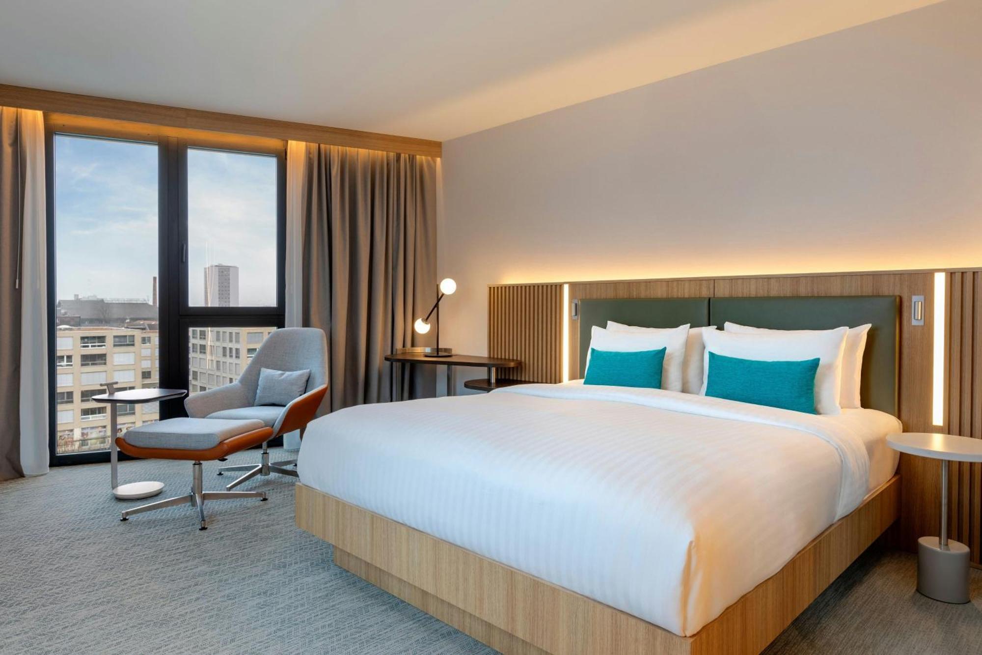 Courtyard By Marriott Biel Bienne Hotel ภายนอก รูปภาพ